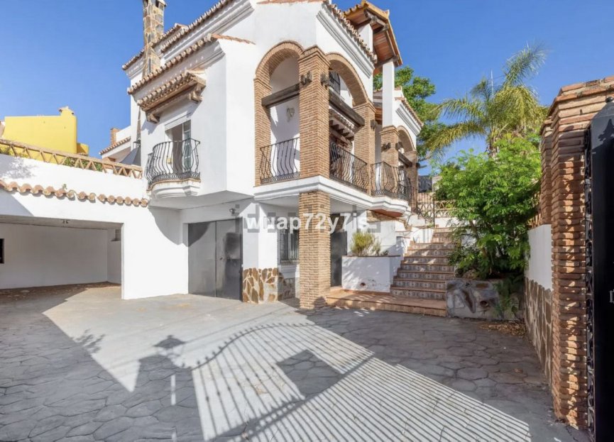 Resale - House - Detached Villa - Benalmádena - Benalmadena Centro