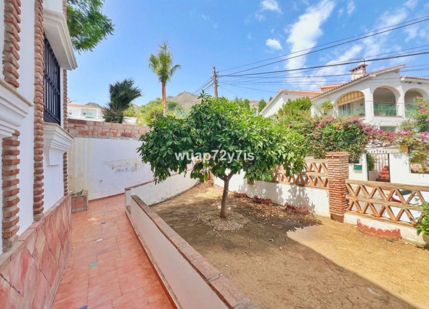 Resale - House - Detached Villa - Benalmádena - Benalmadena Centro