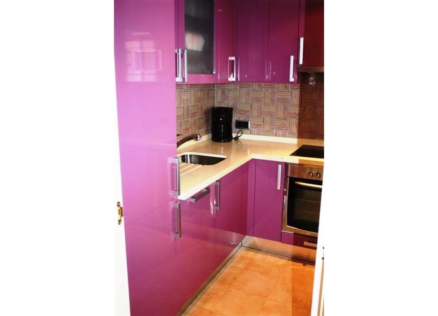 Resale - Apartment - Middle Floor Apartment - Marbella - Puerto Banús