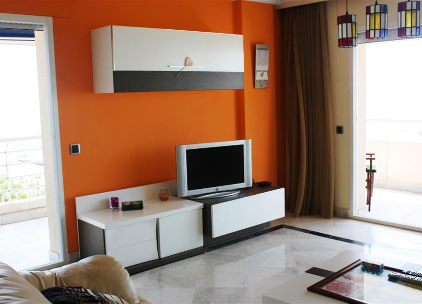 Resale - Apartment - Middle Floor Apartment - Marbella - Puerto Banús