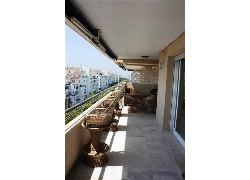 Resale - Apartment - Middle Floor Apartment - Marbella - Puerto Banús