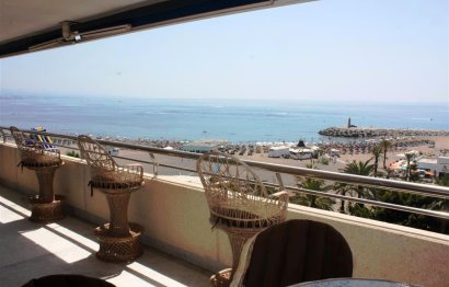 Resale - Apartment - Middle Floor Apartment - Marbella - Puerto Banús