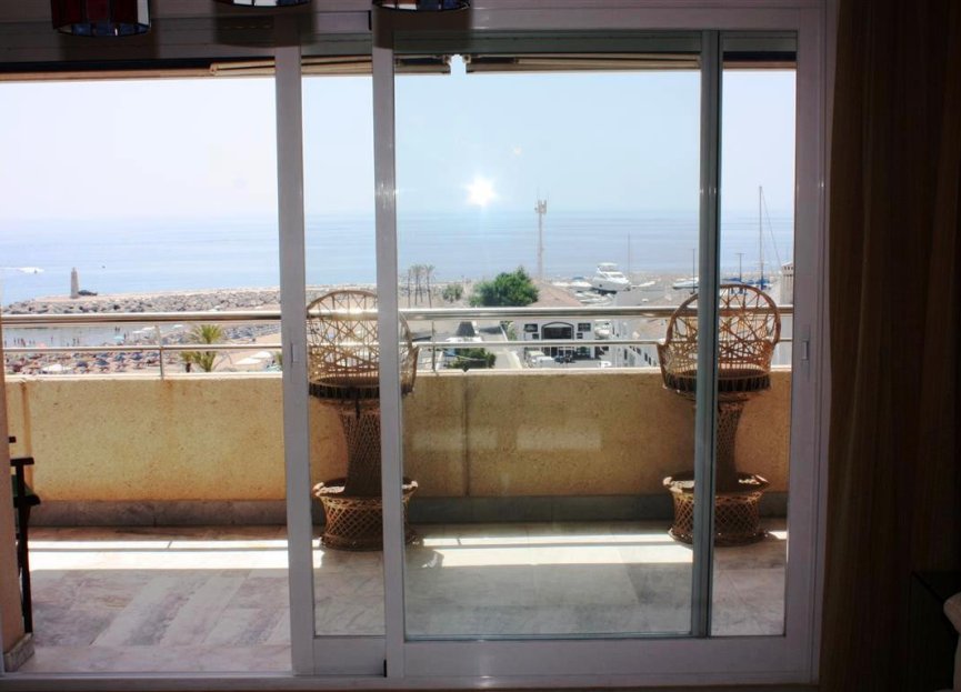 Resale - Apartment - Middle Floor Apartment - Marbella - Puerto Banús