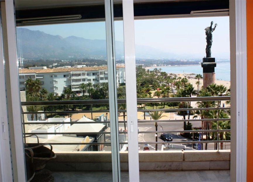 Resale - Apartment - Middle Floor Apartment - Marbella - Puerto Banús