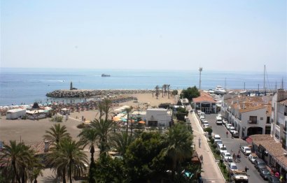 Resale - Apartment - Middle Floor Apartment - Marbella - Puerto Banús