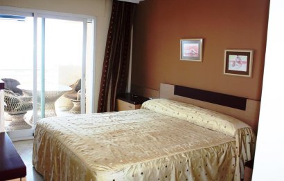 Resale - Apartment - Middle Floor Apartment - Marbella - Puerto Banús