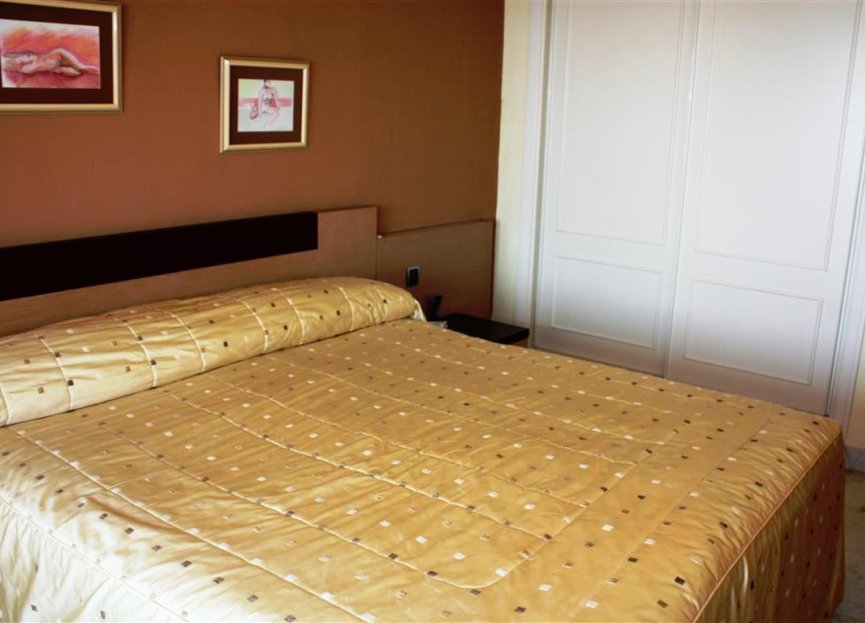 Resale - Apartment - Middle Floor Apartment - Marbella - Puerto Banús