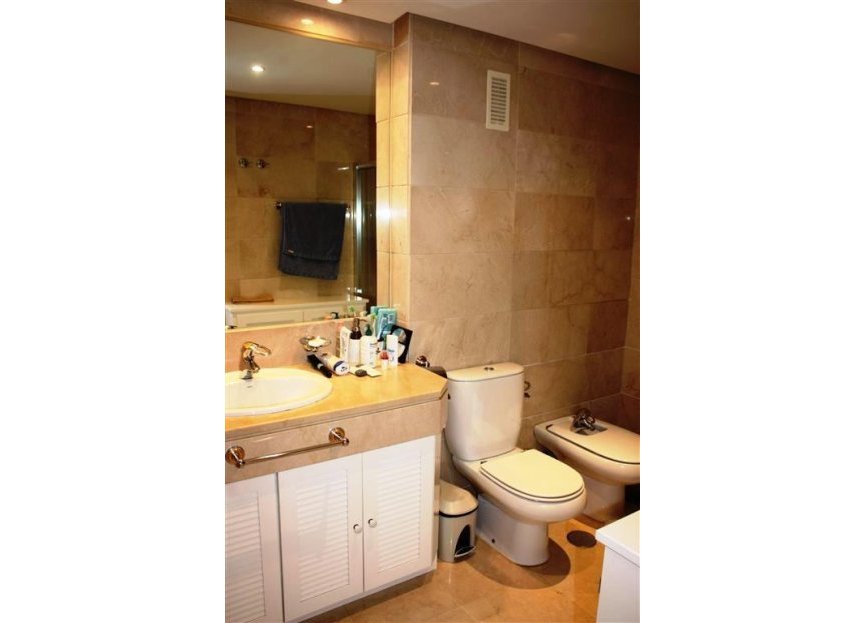 Resale - Apartment - Middle Floor Apartment - Marbella - Puerto Banús