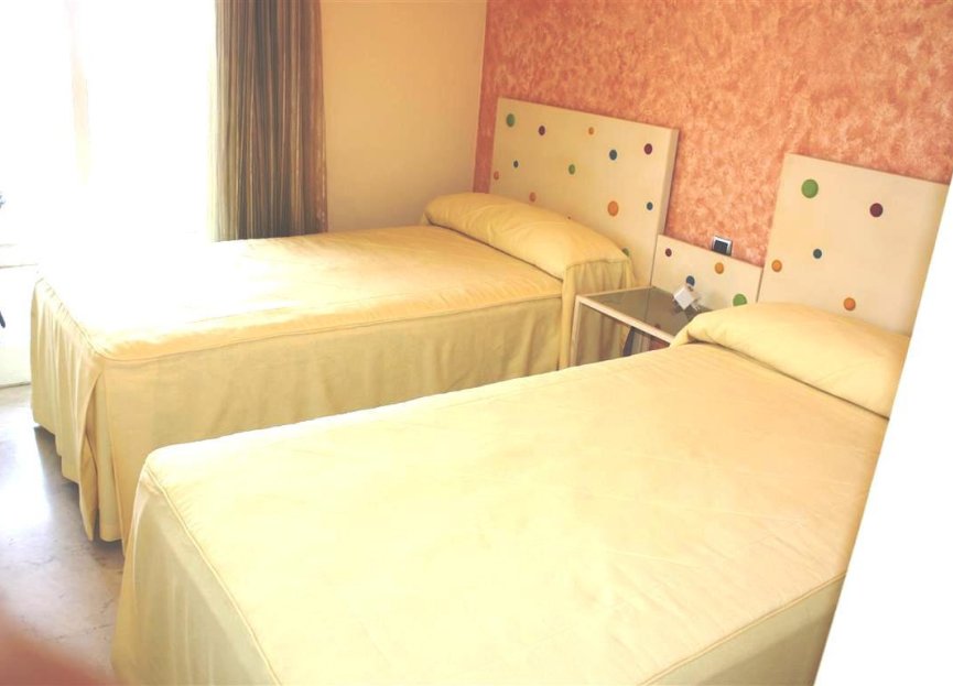 Resale - Apartment - Middle Floor Apartment - Marbella - Puerto Banús