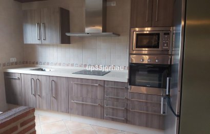 Resale - House - Detached Villa - Estepona - Estepona Centro