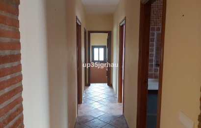 Resale - House - Detached Villa - Estepona - Estepona Centro