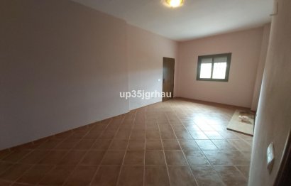 Resale - House - Detached Villa - Estepona - Estepona Centro