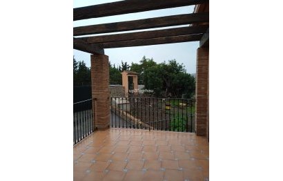 Resale - House - Detached Villa - Estepona - Estepona Centro