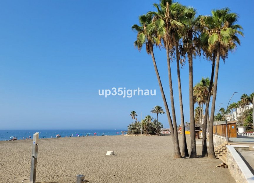 Resale - House - Detached Villa - Estepona - Estepona Centro