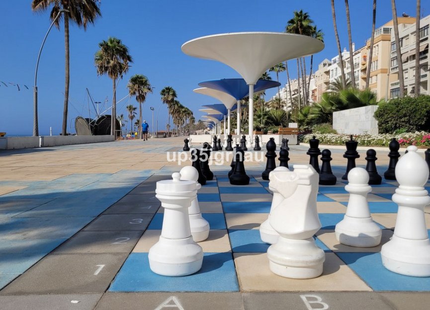 Resale - House - Detached Villa - Estepona - Estepona Centro