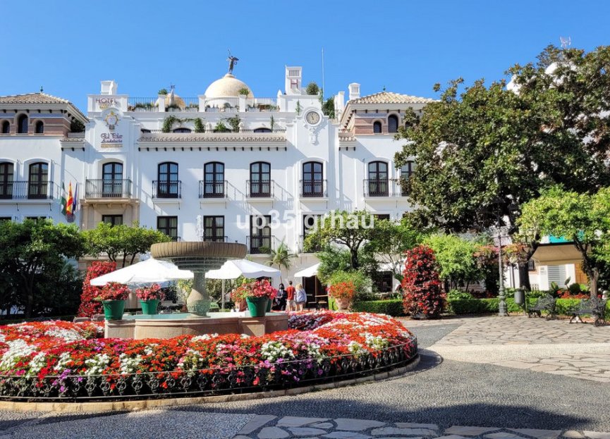 Resale - House - Detached Villa - Estepona - Estepona Centro