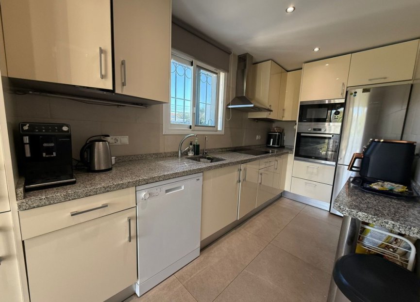 Resale - House - Townhouse - Estepona - Estepona Centro