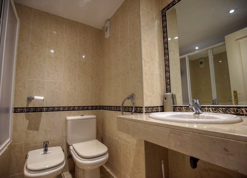 Resale - Apartment - Middle Floor Apartment - Marbella - Nueva Andalucia