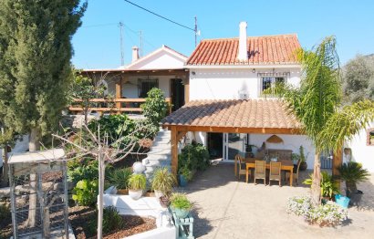 Resale - House - Detached Villa - Alhaurín el Grande - Alhaurín el Grande Centro