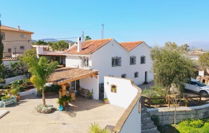 Resale - House - Detached Villa - Alhaurín el Grande - Alhaurín el Grande Centro