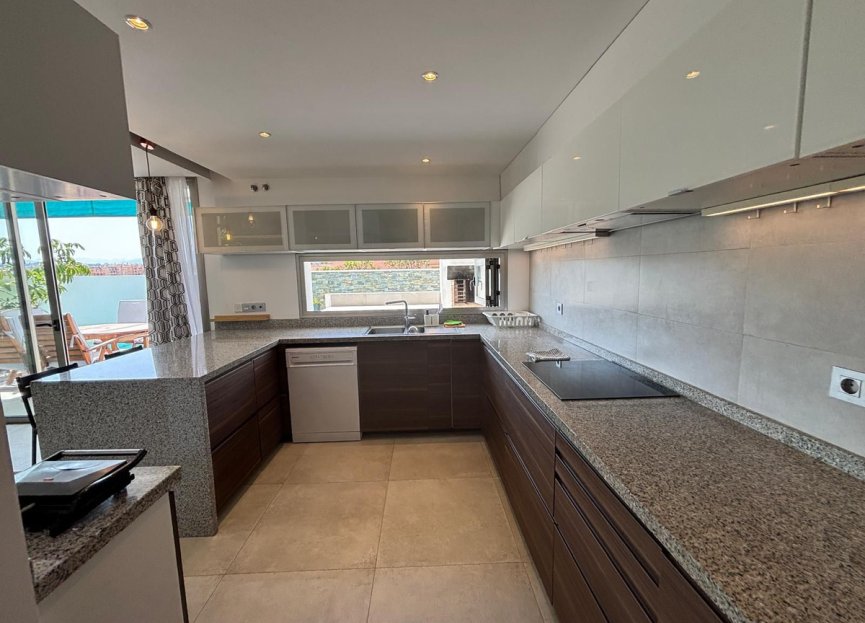 Resale - House - Detached Villa - Fuengirola - Fuengirola Centro