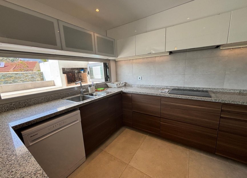 Resale - House - Detached Villa - Fuengirola - Fuengirola Centro