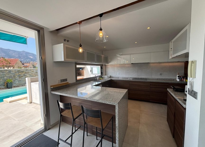 Resale - House - Detached Villa - Fuengirola - Fuengirola Centro