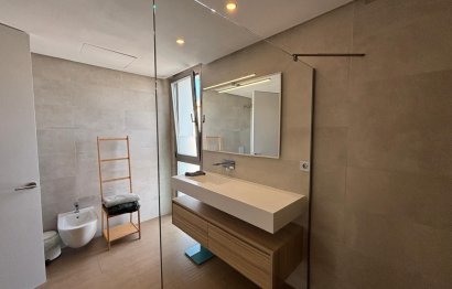 Resale - House - Detached Villa - Fuengirola - Fuengirola Centro