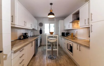 Resale - Apartment - Middle Floor Apartment - Marbella - Nueva Andalucia