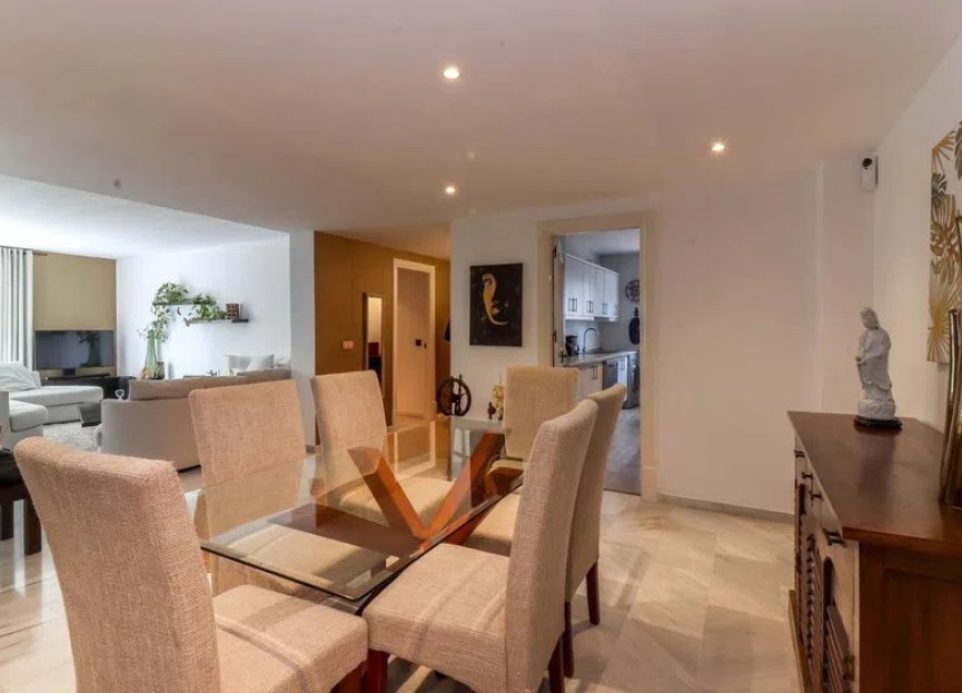 Resale - Apartment - Middle Floor Apartment - Marbella - Nueva Andalucia