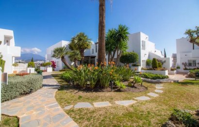 Resale - Apartment - Middle Floor Apartment - Marbella - Nueva Andalucia