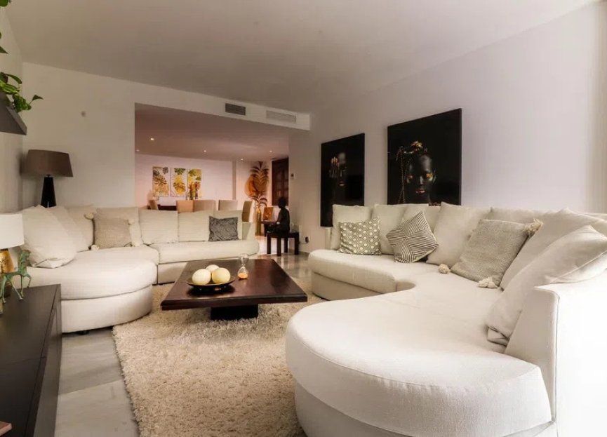 Resale - Apartment - Middle Floor Apartment - Marbella - Nueva Andalucia