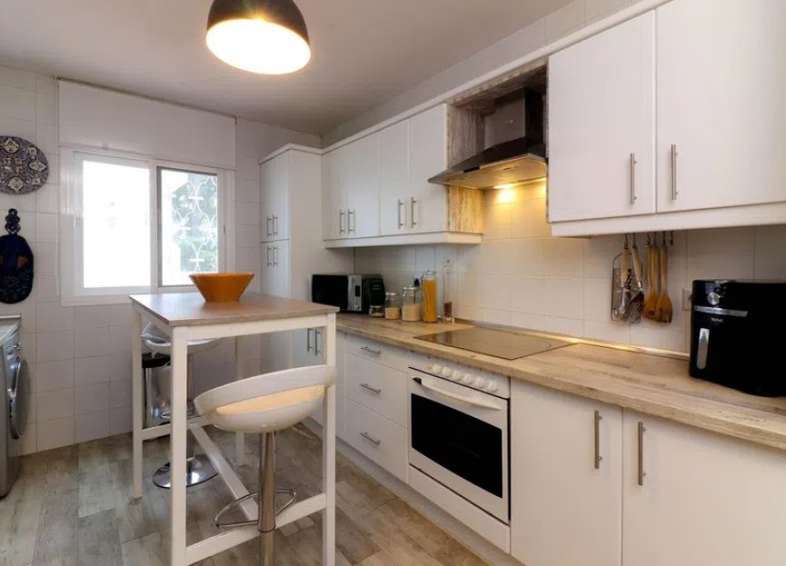 Resale - Apartment - Middle Floor Apartment - Marbella - Nueva Andalucia