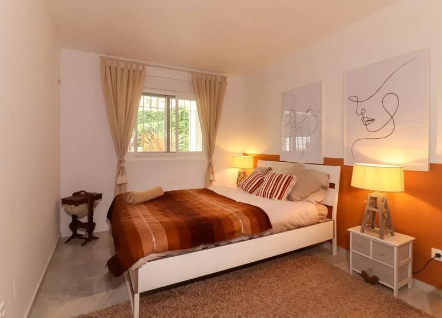 Resale - Apartment - Middle Floor Apartment - Marbella - Nueva Andalucia