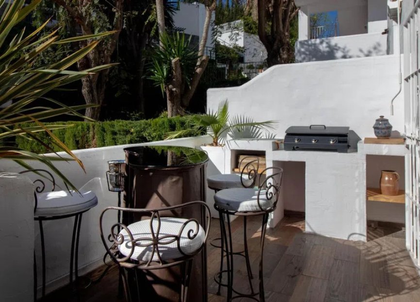 Resale - Apartment - Middle Floor Apartment - Marbella - Nueva Andalucia