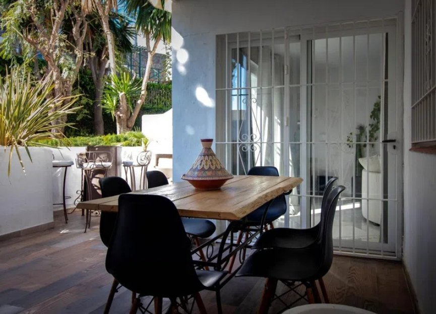 Resale - Apartment - Middle Floor Apartment - Marbella - Nueva Andalucia