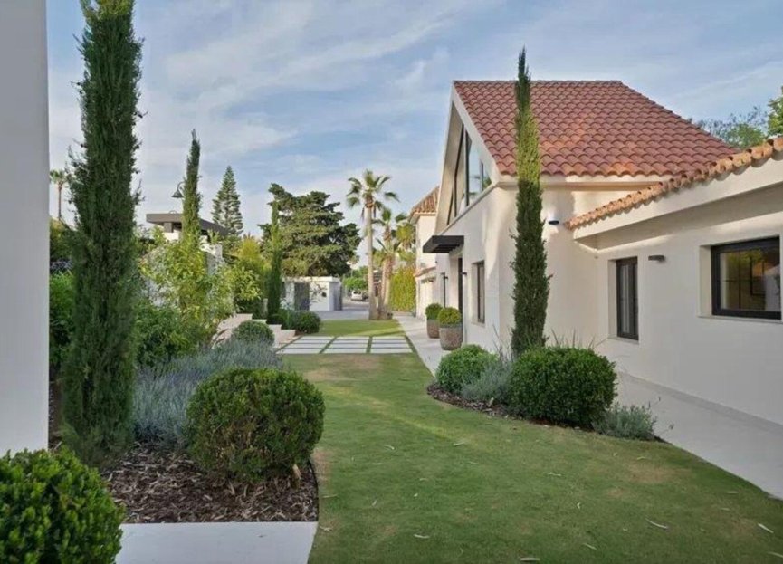 Resale - House - Detached Villa - Marbella - Puerto Banús