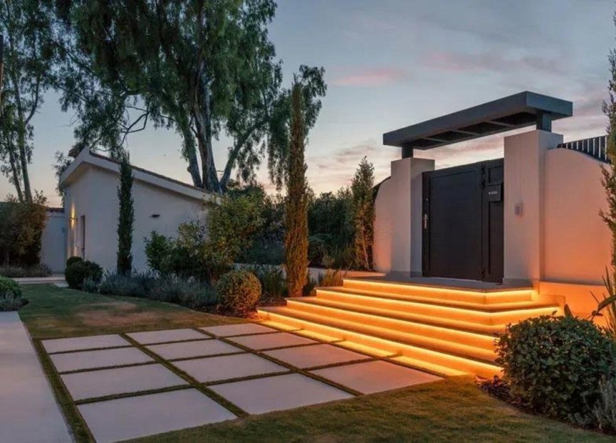 Resale - House - Detached Villa - Marbella - Puerto Banús