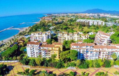 Resale - Apartment - Middle Floor Apartment - Marbella - Puerto Banús
