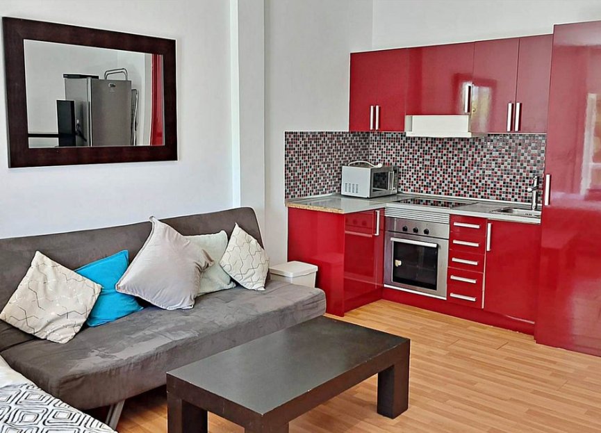 Resale - Apartment - Middle Floor Apartment - Marbella - Puerto Banús