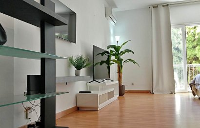 Resale - Apartment - Middle Floor Apartment - Marbella - Puerto Banús