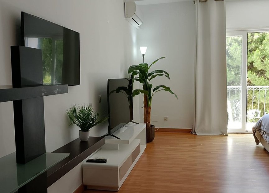 Resale - Apartment - Middle Floor Apartment - Marbella - Puerto Banús