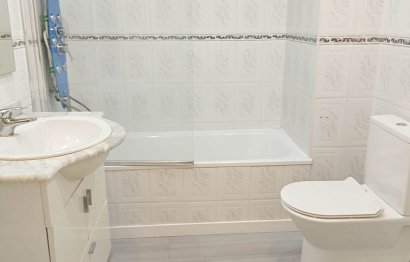 Resale - Apartment - Middle Floor Apartment - Marbella - Puerto Banús