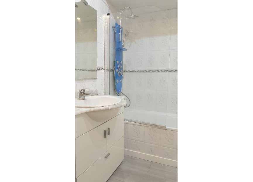 Resale - Apartment - Middle Floor Apartment - Marbella - Puerto Banús