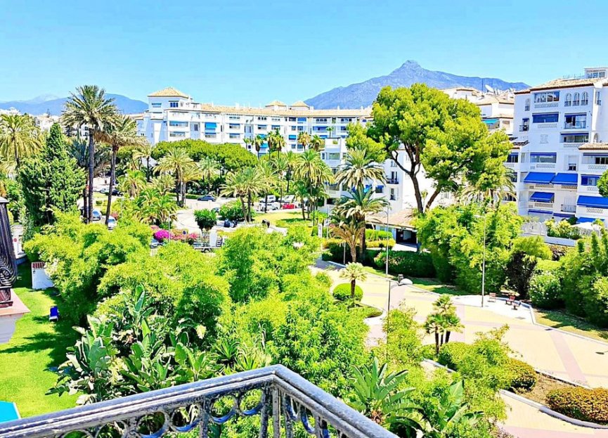 Resale - Apartment - Middle Floor Apartment - Marbella - Puerto Banús