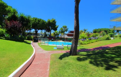 Resale - Apartment - Middle Floor Apartment - Marbella - Puerto Banús