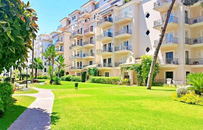 Resale - Apartment - Middle Floor Apartment - Marbella - Puerto Banús