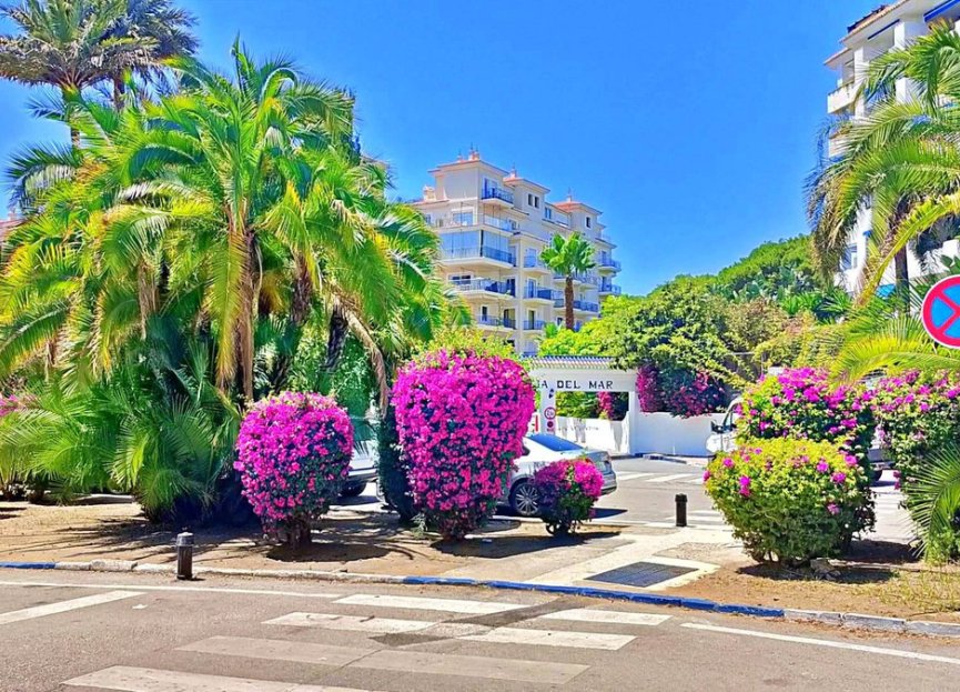 Resale - Apartment - Middle Floor Apartment - Marbella - Puerto Banús