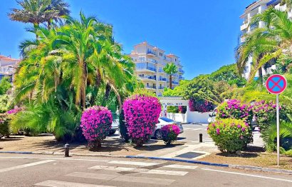 Resale - Apartment - Middle Floor Apartment - Marbella - Puerto Banús