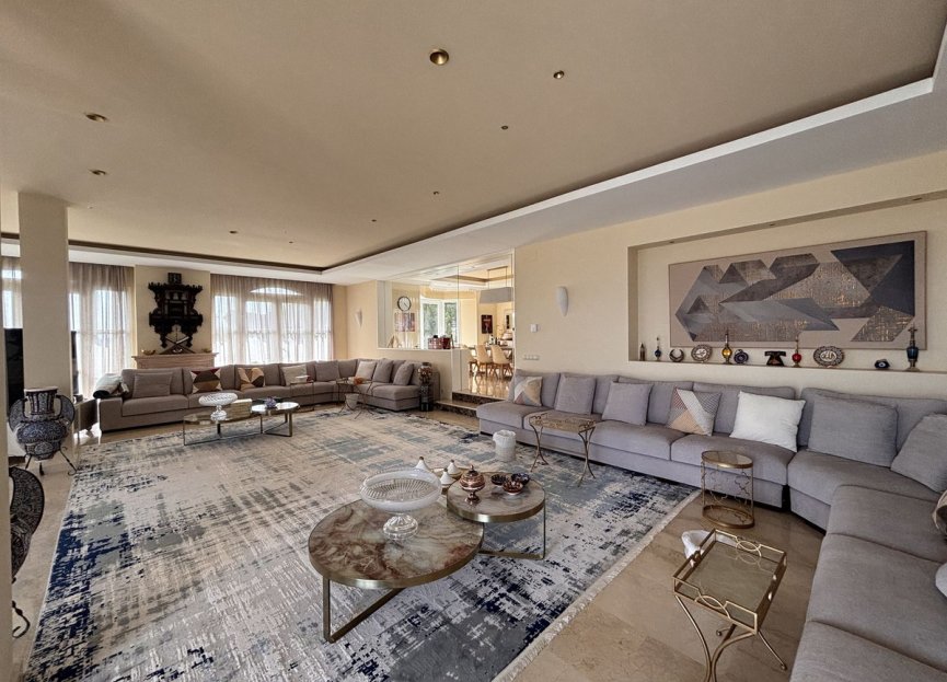 Resale - House - Detached Villa - Estepona - Selwo